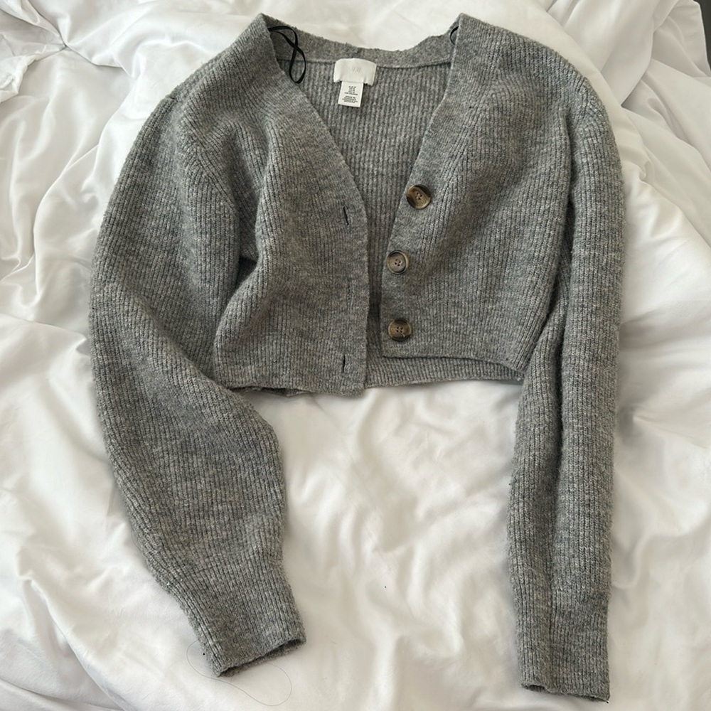 Grey cropped sweater